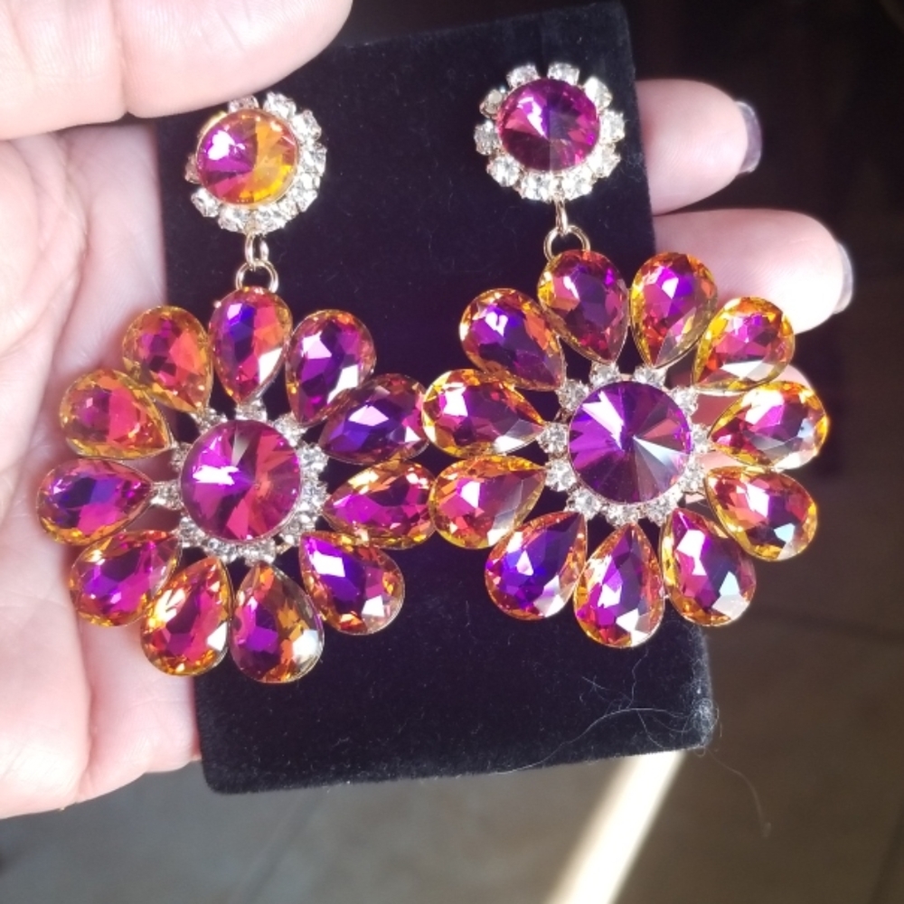 Custom Rhinestone Earrings. - Picture 4 of 5